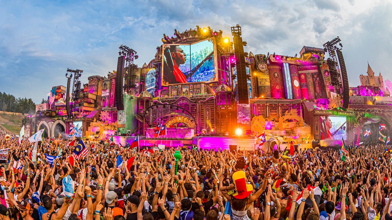 Tomorrowland Releases 2015 Official Aftermovie